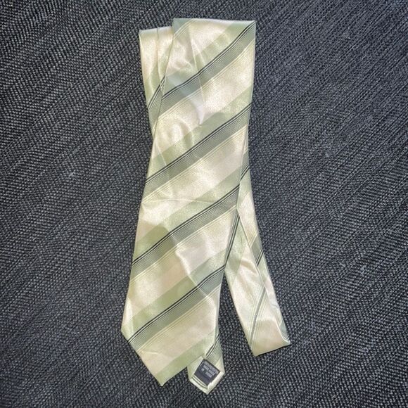 Mens Green yellow tie - Picture 1 of 3